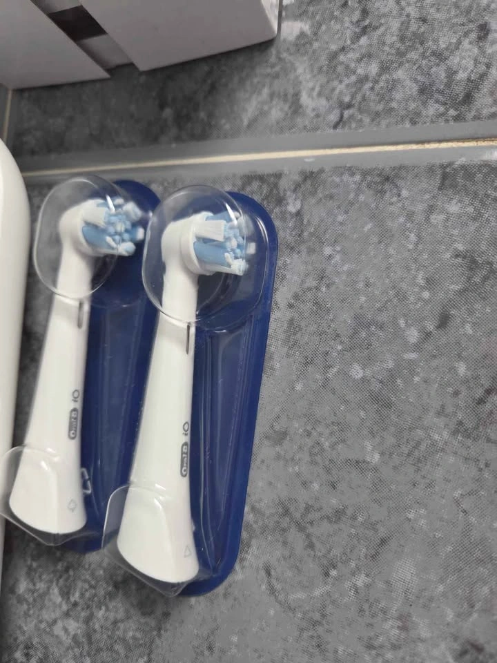 Oral-B iO Series Professional Clean Electric Toothbrush - photo 4
