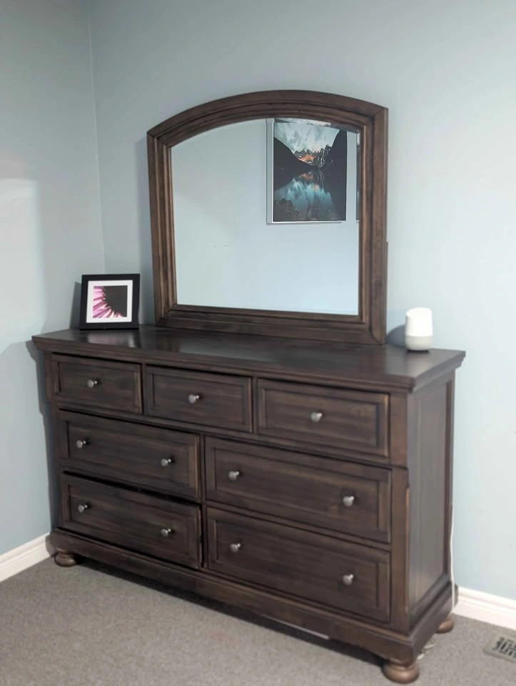 Ashley Home Classic solid wood dresser with mirror - photo 4
