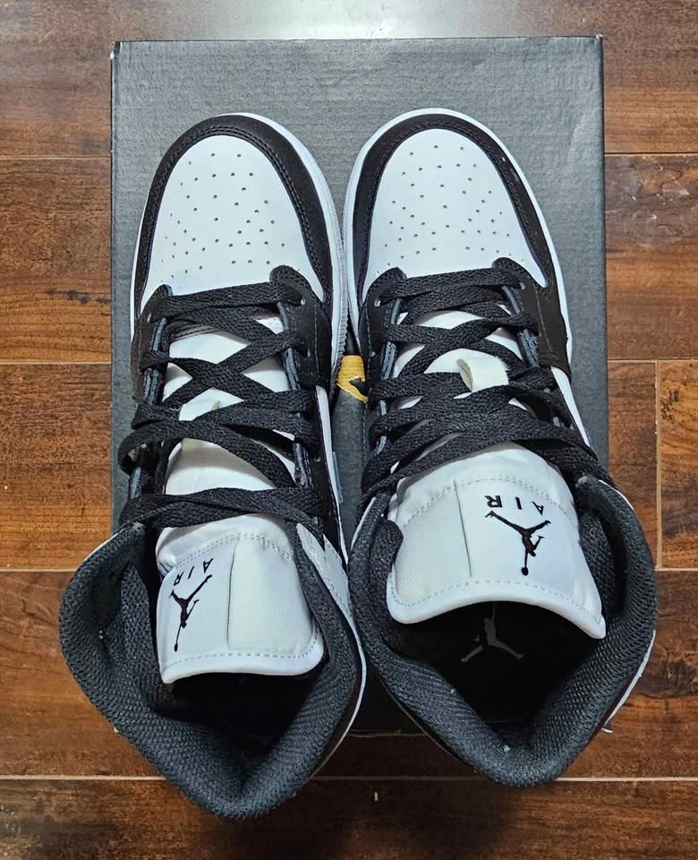 Air Jordan 1 Mid (White/Black/Smoke Grey) - photo 3