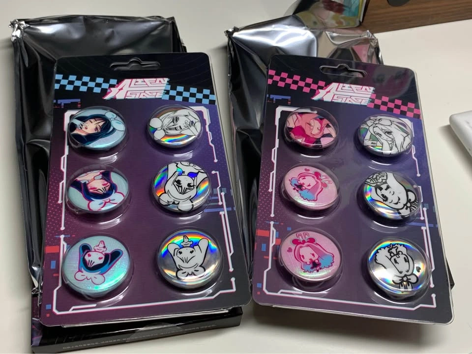 Alien Stage Bunny AU Mini Pins - photo 2