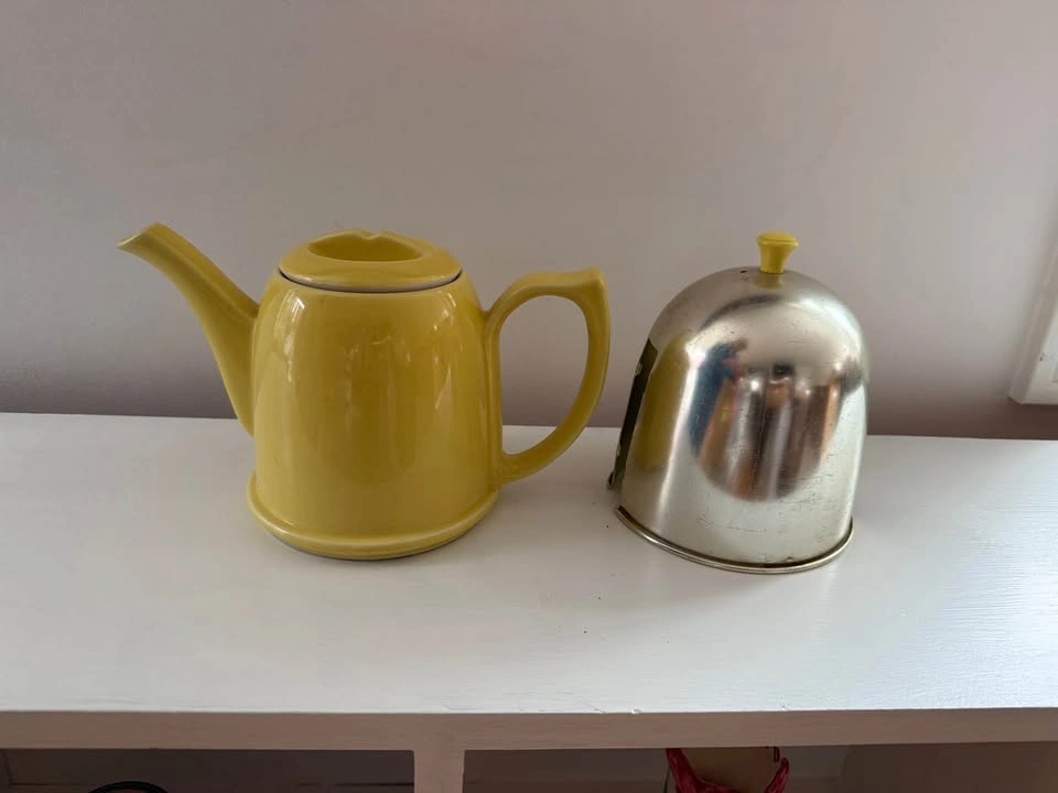 Vtg. Hall China Teapot with Aluminum Cozy - photo 2