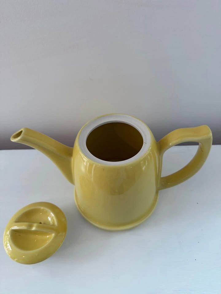 Vtg. Hall China Teapot with Aluminum Cozy - photo 3