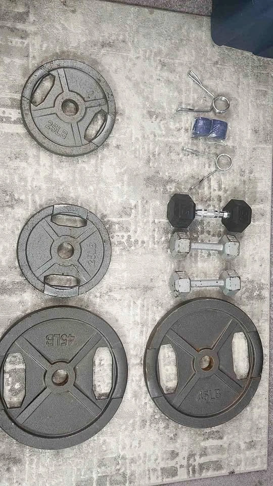 Weight Plate and Dumbbell Set with Collars