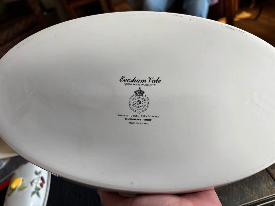 Royal Worcester Evesham Vale Serving Plate - photo 2