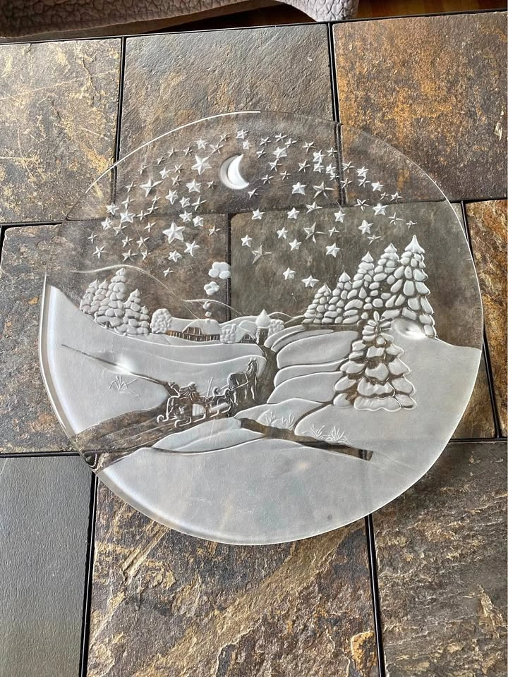 Vintage Studio Nova "Winterland" 14” Glass Plate