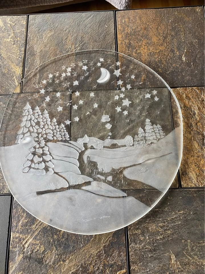 Vintage Studio Nova "Winterland" 14” Glass Plate - photo 2
