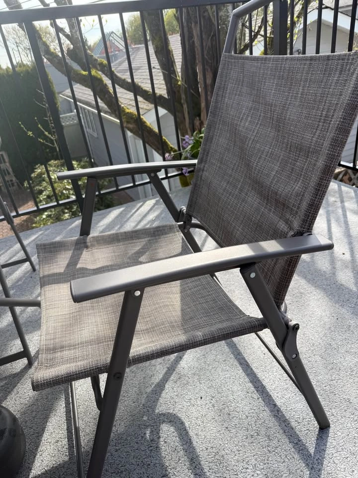 4 Chair Patio Set with Umbrella - photo 4
