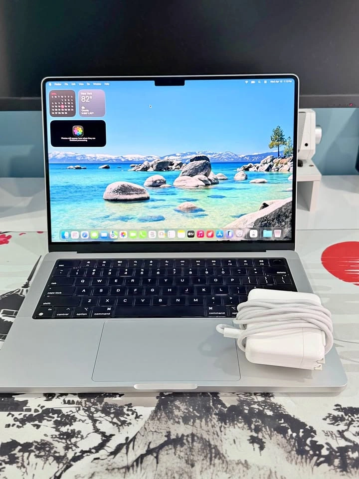 14” MacBook M4 Pro (24GB, 512GB)
