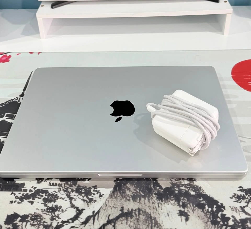 14” MacBook M4 Pro (24GB, 512GB) - photo 2