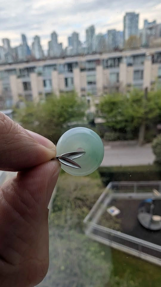 Burmese Grade A Jadeite Pendant - Apple Green Glow - photo 4