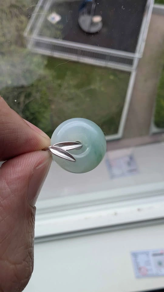 Burmese Grade A Jadeite Pendant - Apple Green Glow - photo 5