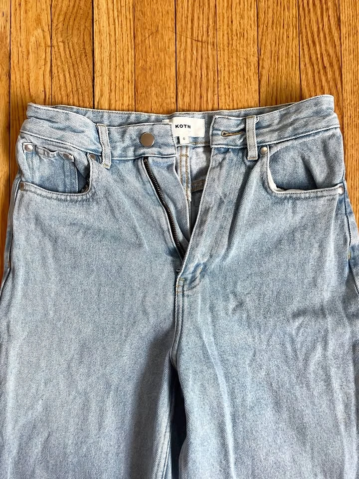 Kotn Antifit Denim Light Wash