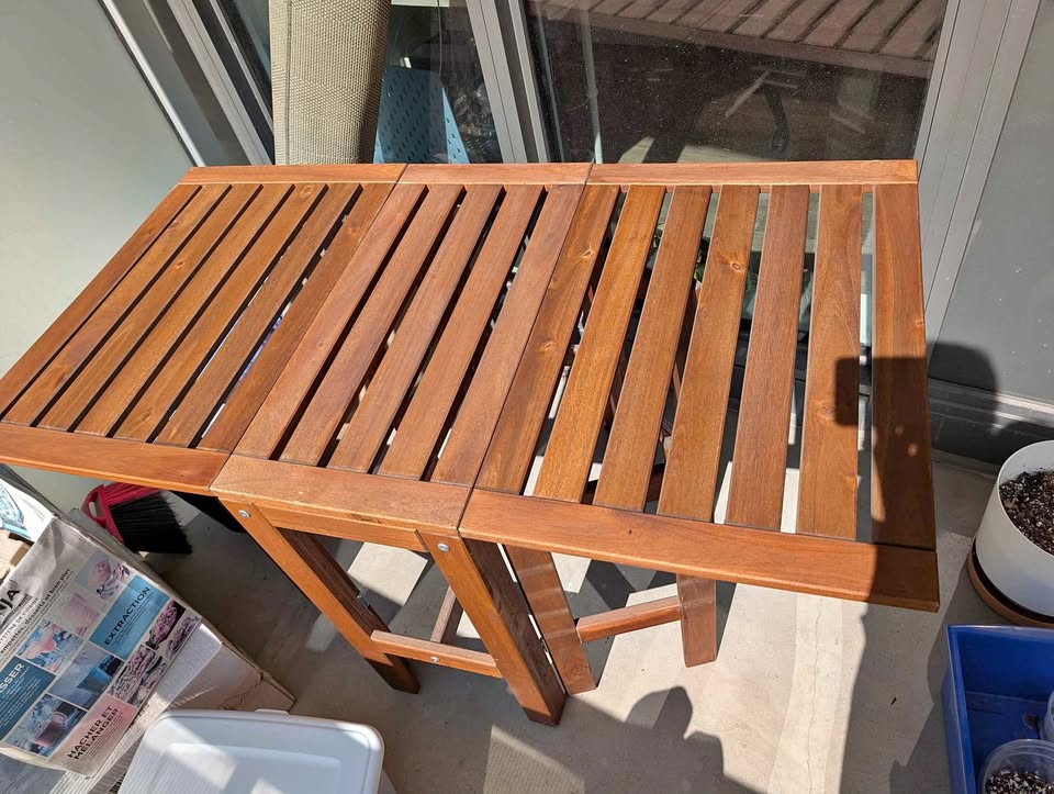 IKEA applaro table