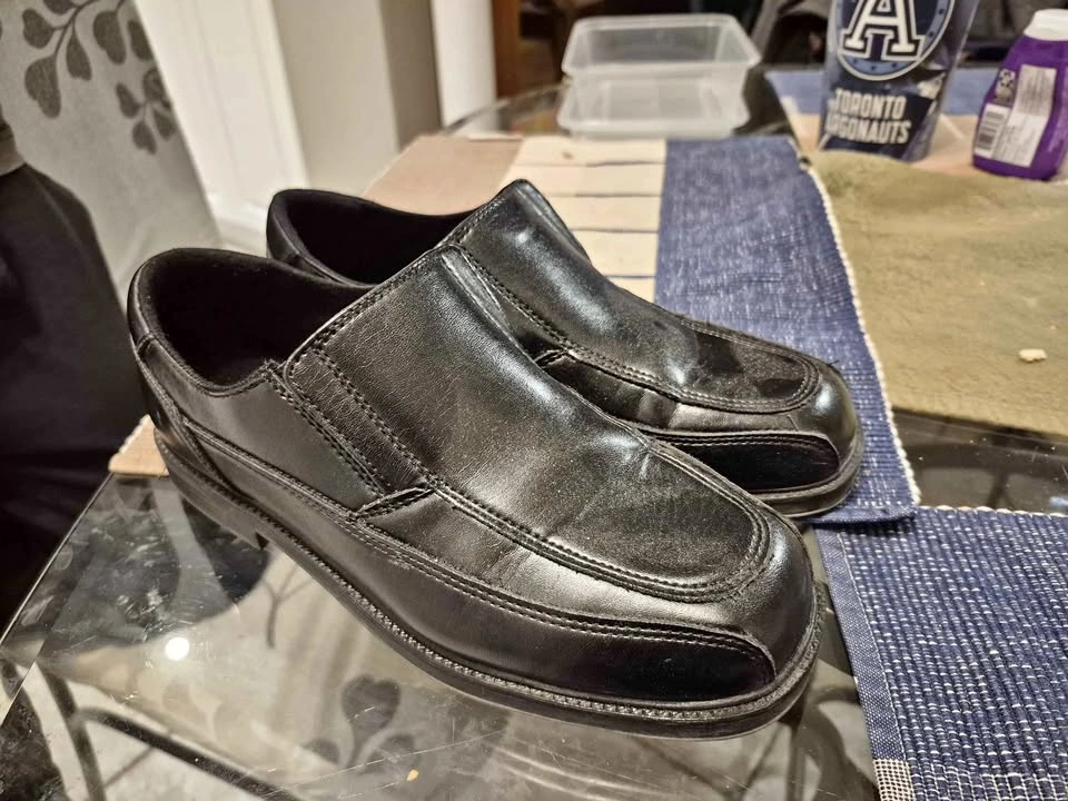 Boys Dress Shoes - size 5