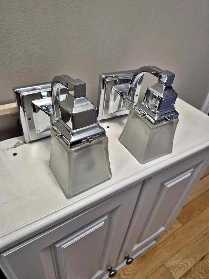 1-Light Bathroom Chrome Vanity Light with Etched Glass x2