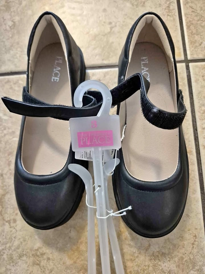 Girl black shoes size 3