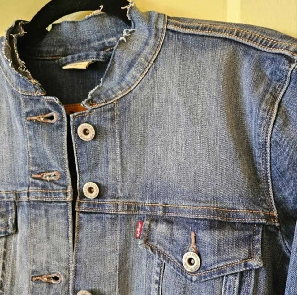 Levi's Size Large Cropped Deconstructed Altered Blue Denim Jacke - photo 3