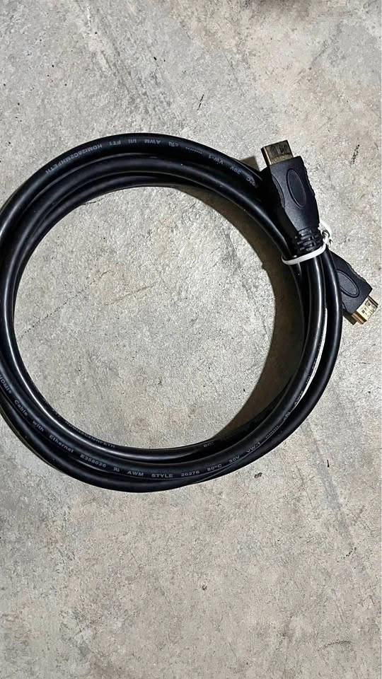 Various cables (HDMI), adapters, webcam