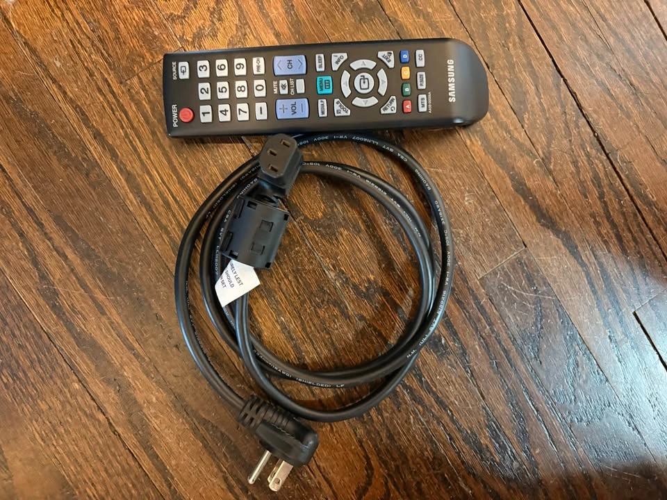 53 inch Plasma Samsung TV - photo 2