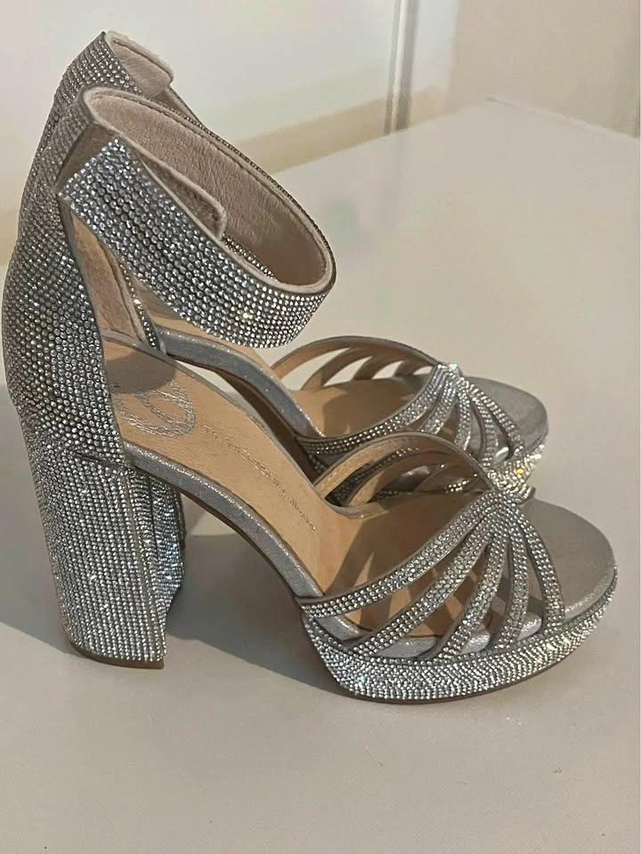 Wishbone party shoes size 5.5