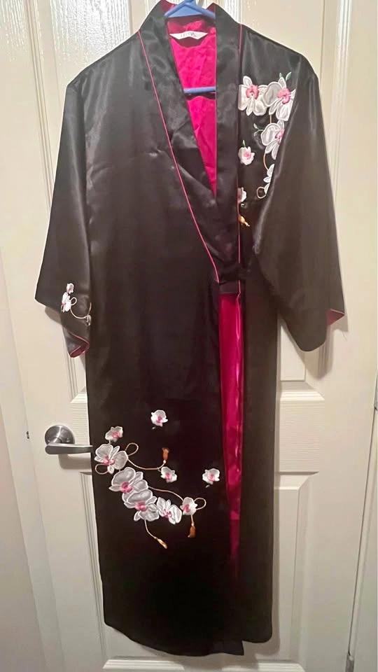 Brand New Elegant Kimono Style Satin Robe