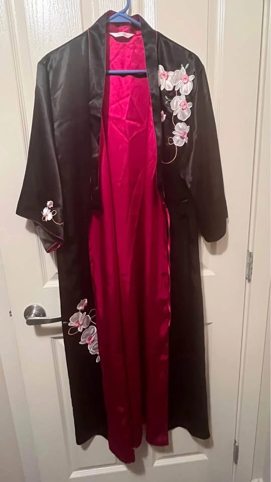 Brand New Elegant Kimono Style Satin Robe - photo 2