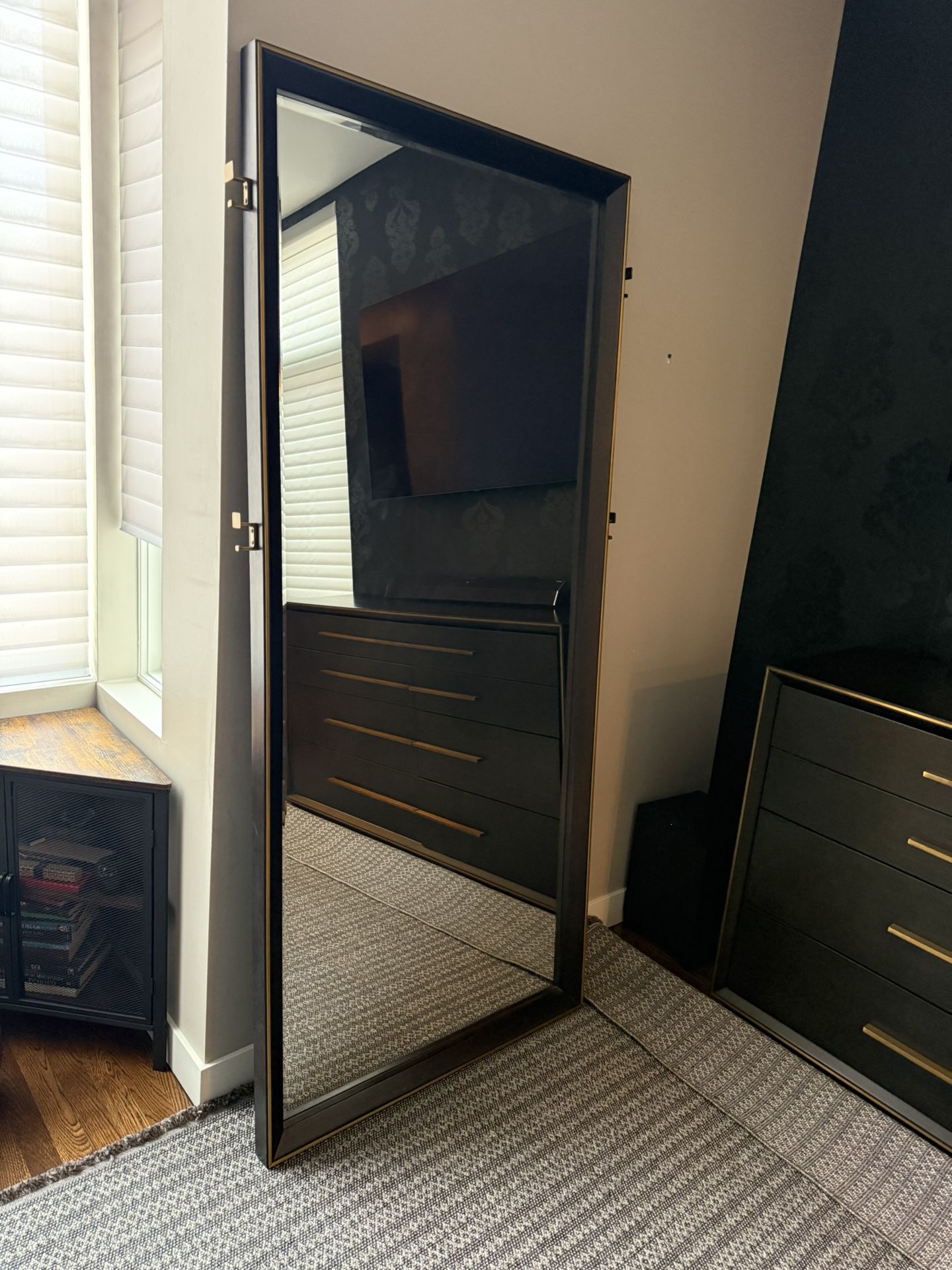 Smoked Peppercorn Bedroom Set: Dresser, Mirror, 2 Nightstands - photo 2