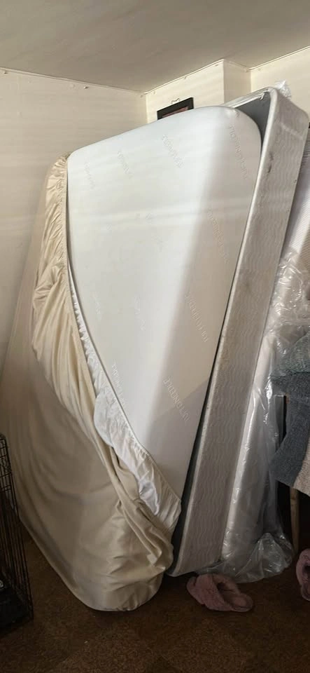 Queen size Mattress - photo 2