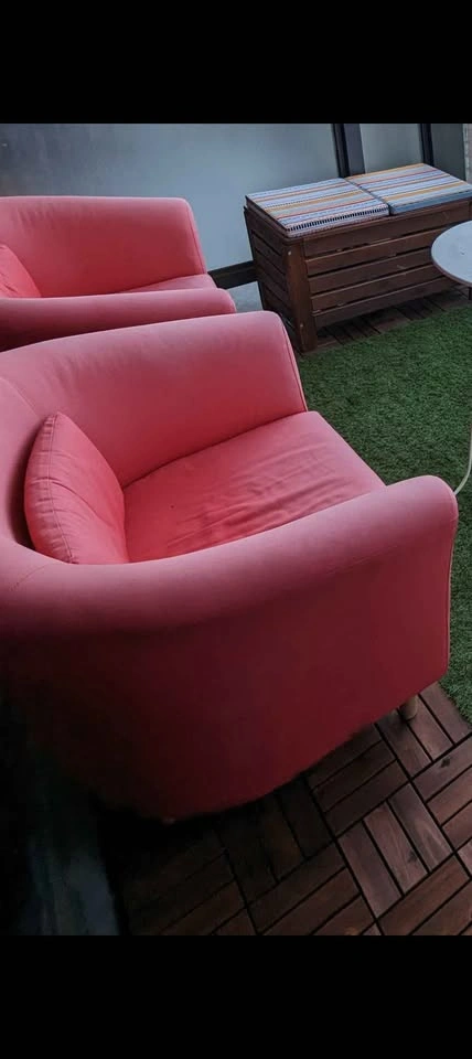 Red Accent chairs x2 - photo 2