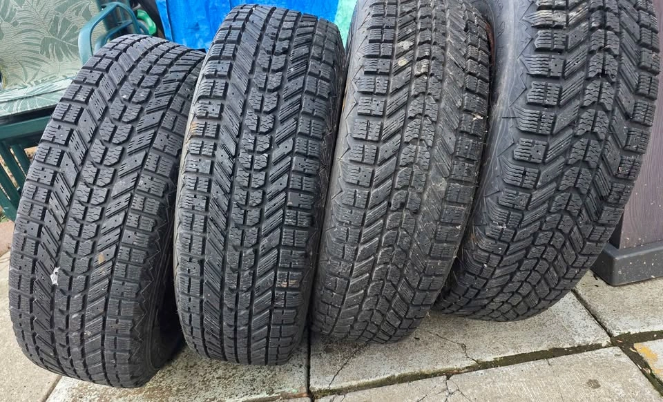 215/70R16 Firestone Winter Tires on Rims - Set of 4 - photo 2