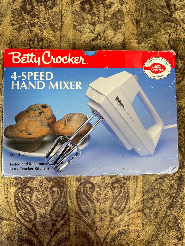 Betty Crocker Powered Hand Mixer (Like-New, Retro, Great Deal)