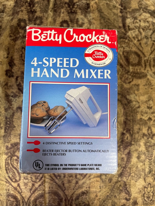 Betty Crocker Powered Hand Mixer (Like-New, Retro, Great Deal) - photo 5