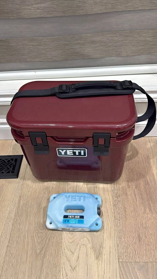 YETI Roadie 15 Hard Cooler with DoubleDuty Shoulder Strap