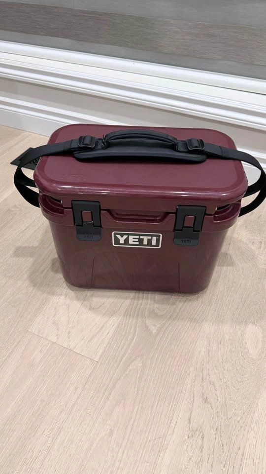 YETI Roadie 15 Hard Cooler with DoubleDuty Shoulder Strap - photo 2