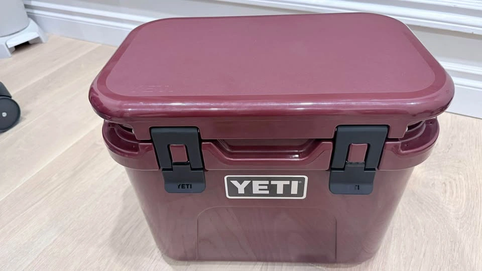 YETI Roadie 15 Hard Cooler with DoubleDuty Shoulder Strap - photo 4