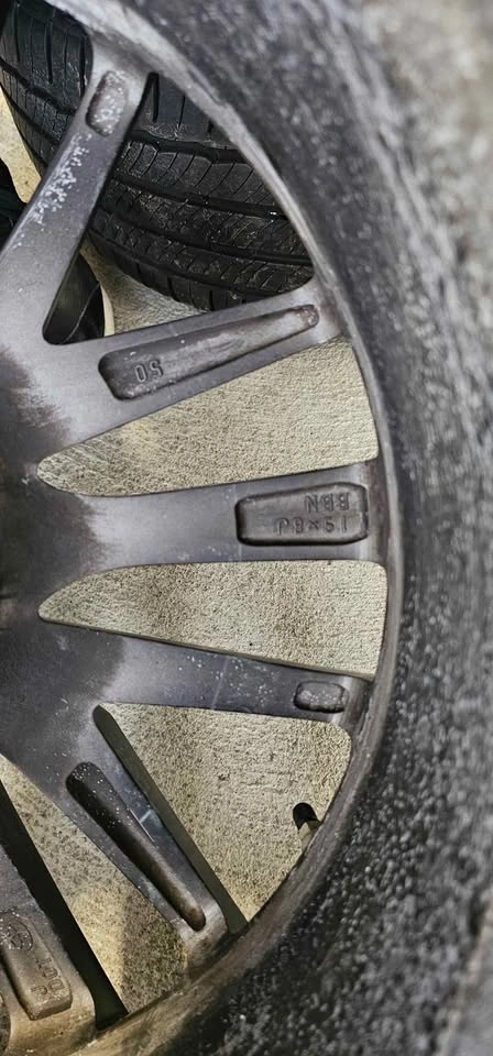 Toyota Camry Rims with All Season Tires 235/40R19 - photo 3