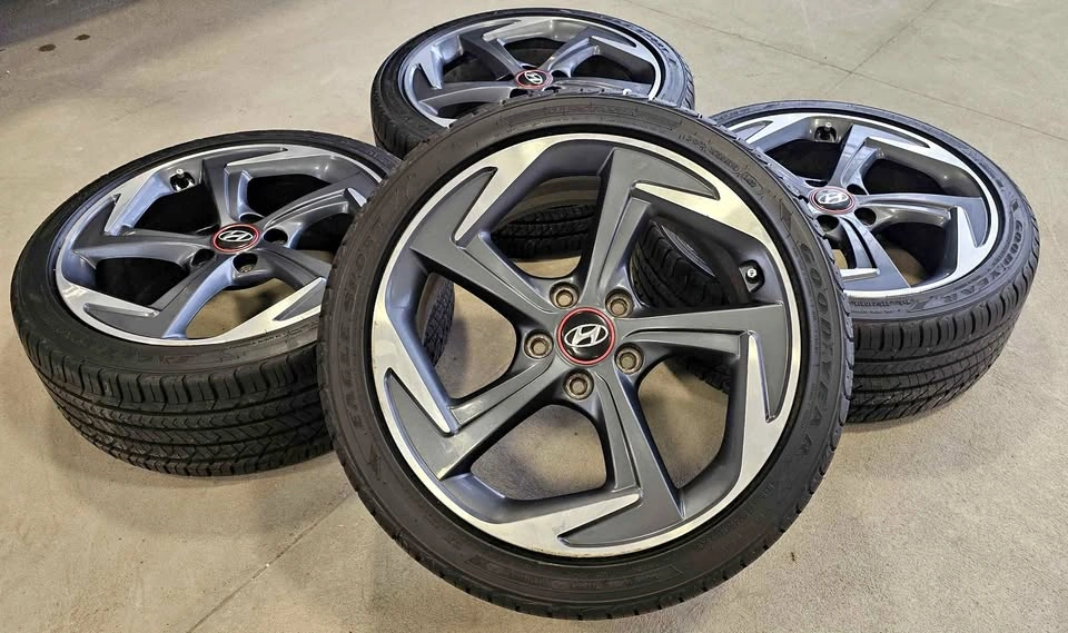 Hyundai Veloster OEM Rims with All Season Tires 225/40R18