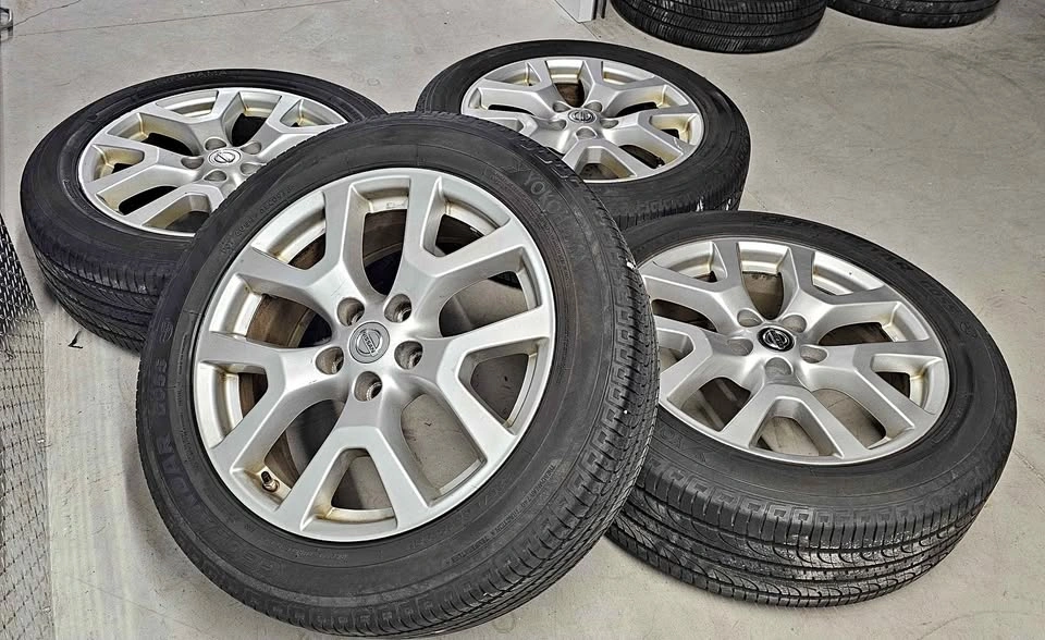 Nissan Rogue/X-Trail OEM Rims with All Season Tires 225/55R18