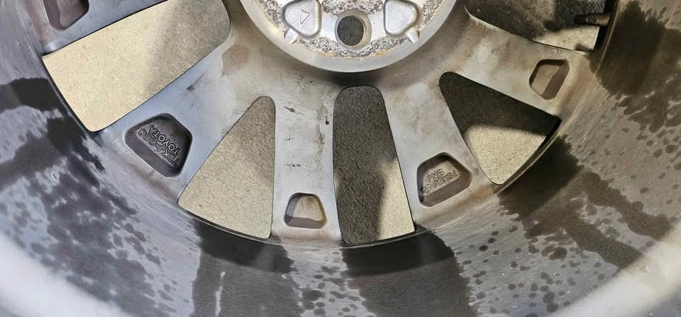 Toyota Corolla OEM Rims with All Season Tires 225/40R18 - photo 4