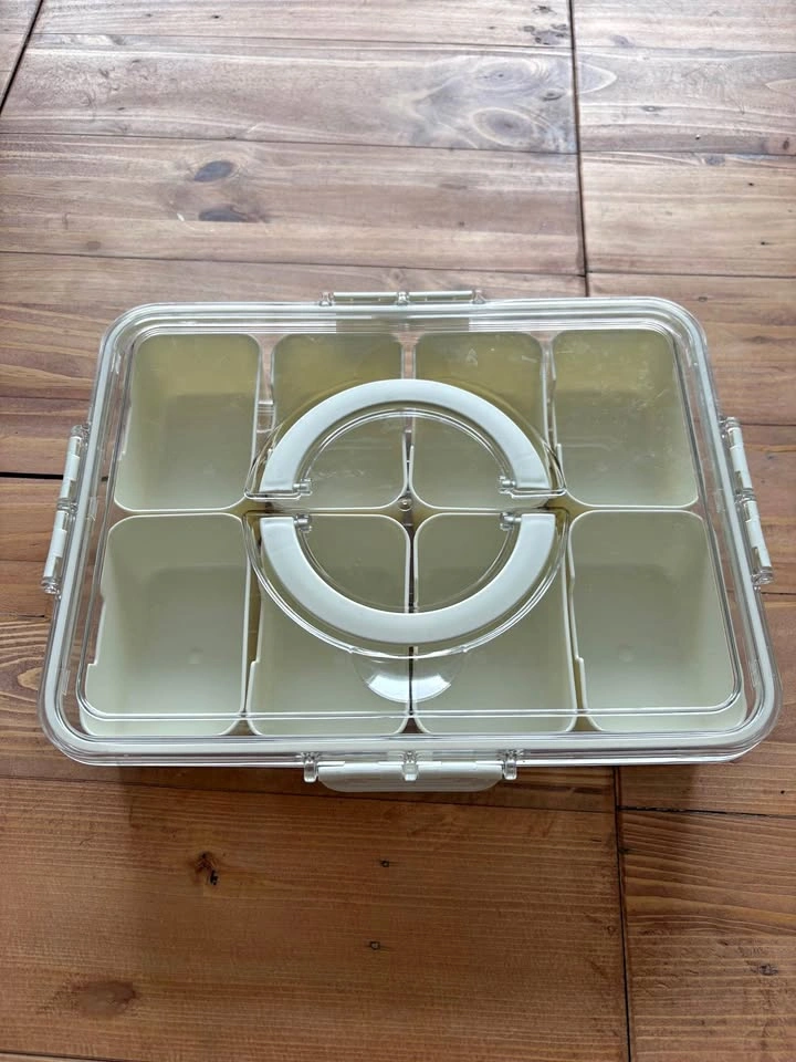 8 Compartment Snack Box with Handle