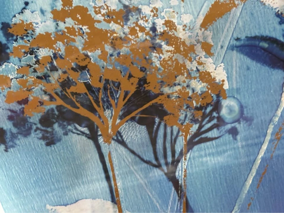 Pretty Blue/Gold 3D Flower Wall Art in White Frame - photo 3