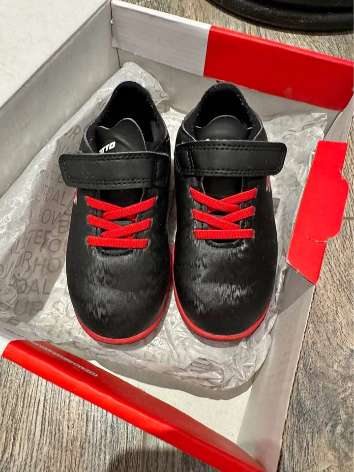 Toddler Soccer Shoes Indoor & Shin Pads