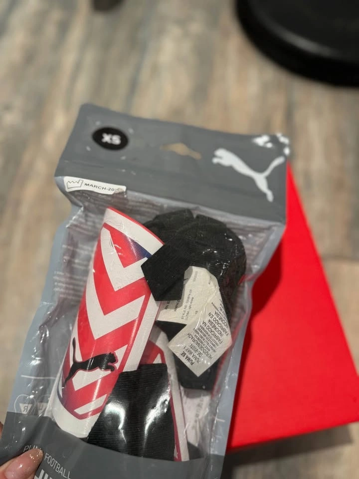 Toddler Soccer Shoes Indoor & Shin Pads - photo 4