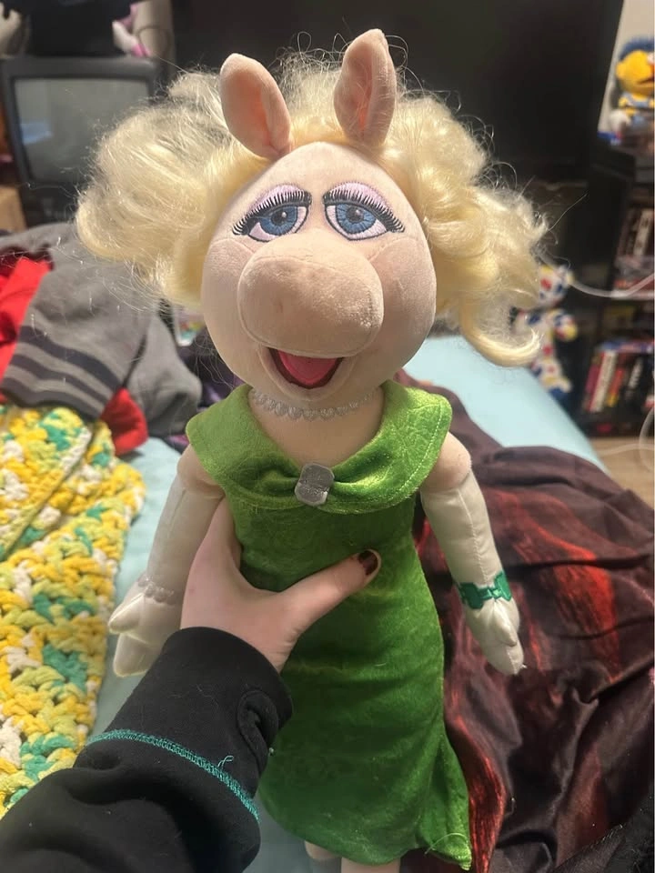 Muppets Most Wanted Miss Piggy - photo 2