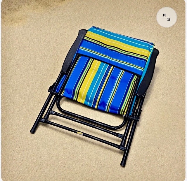 2 Folding Adjustable Chairs with Blue Yellow Striped Cushions - photo 2