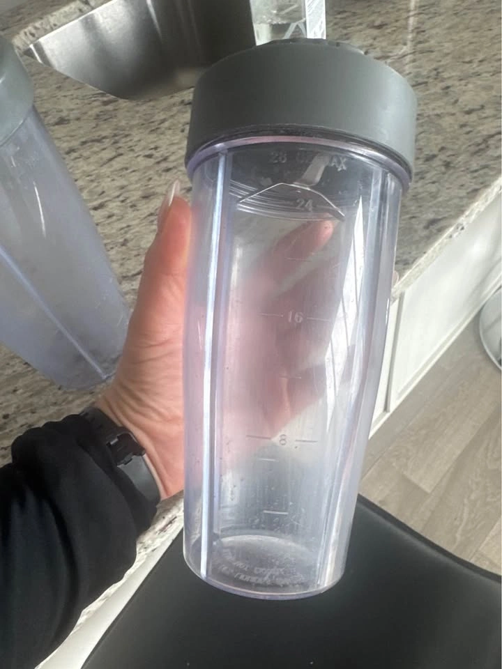 2 Blender Cups w/ Lids - photo 3