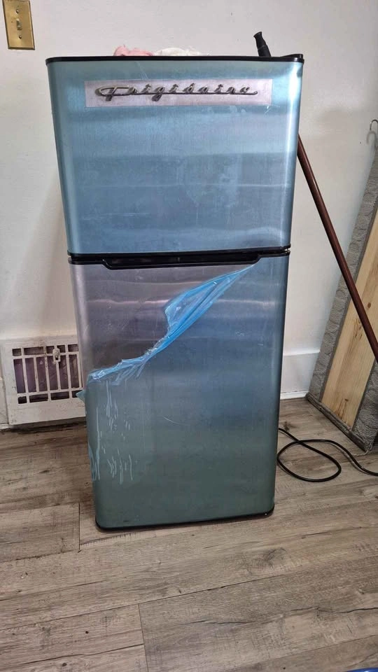 Mini fridge for sale - photo 2
