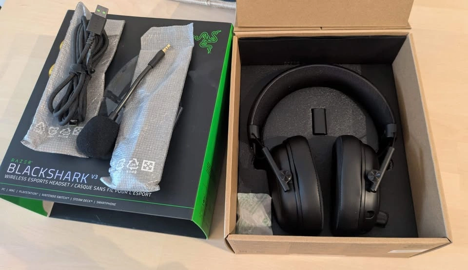 Razer BlackShark V3 Wireless Gaming Headset – Like New – PC / PS - photo 2