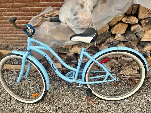 Classic Light Blue Cruiser Bike