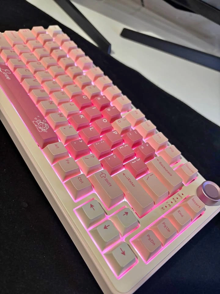 YUNZII B75 PRO Wireless Keyboard (Pink)
